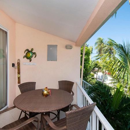 Beach Living At Island Pine Villas Blaw George Town Eksteriør bilde
