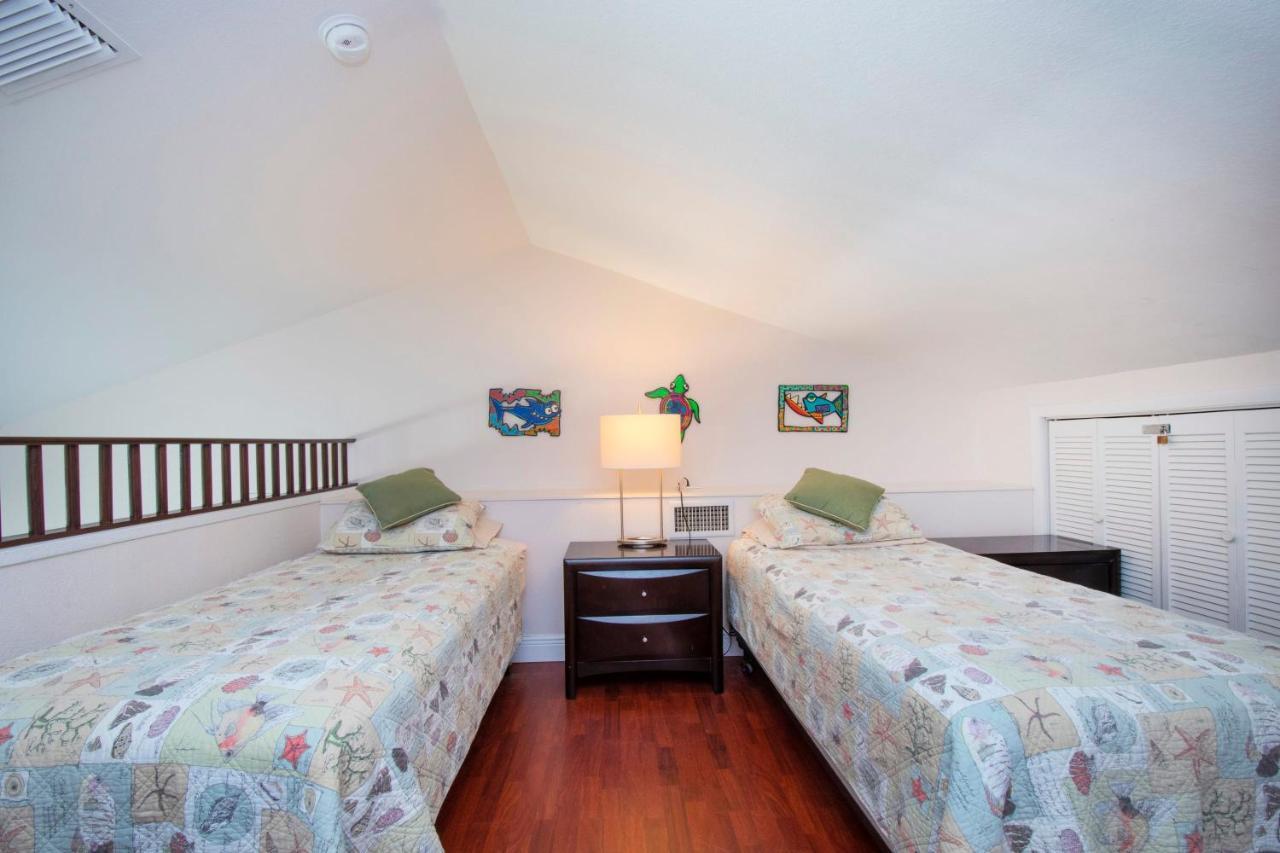 Beach Living At Island Pine Villas Blaw George Town Eksteriør bilde