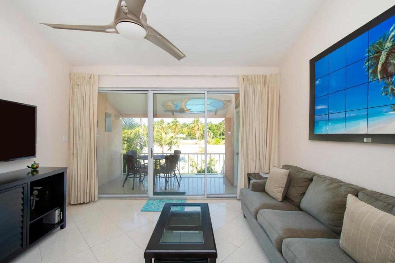 Beach Living At Island Pine Villas Blaw George Town Eksteriør bilde