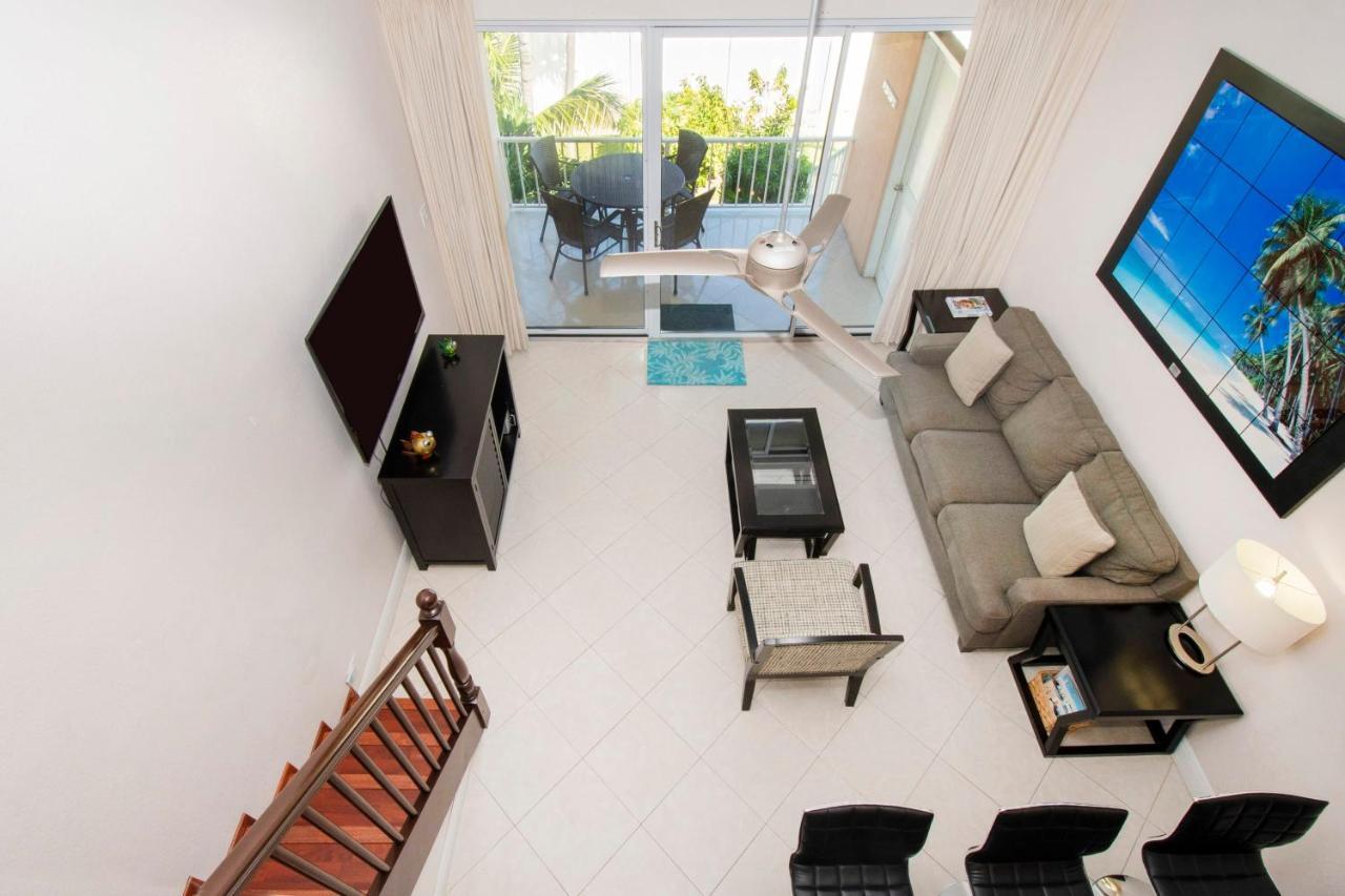 Beach Living At Island Pine Villas Blaw George Town Eksteriør bilde