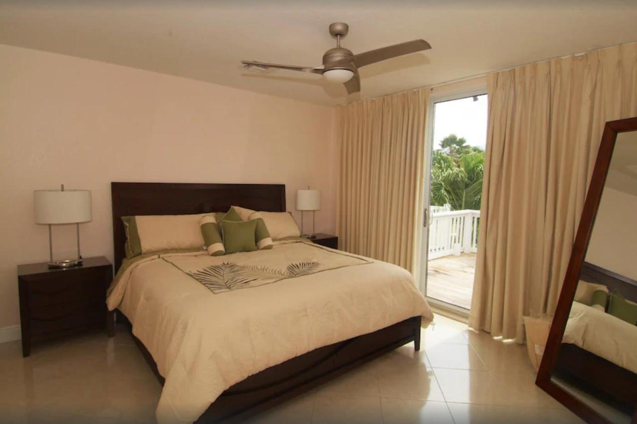 Beach Living At Island Pine Villas Blaw George Town Eksteriør bilde